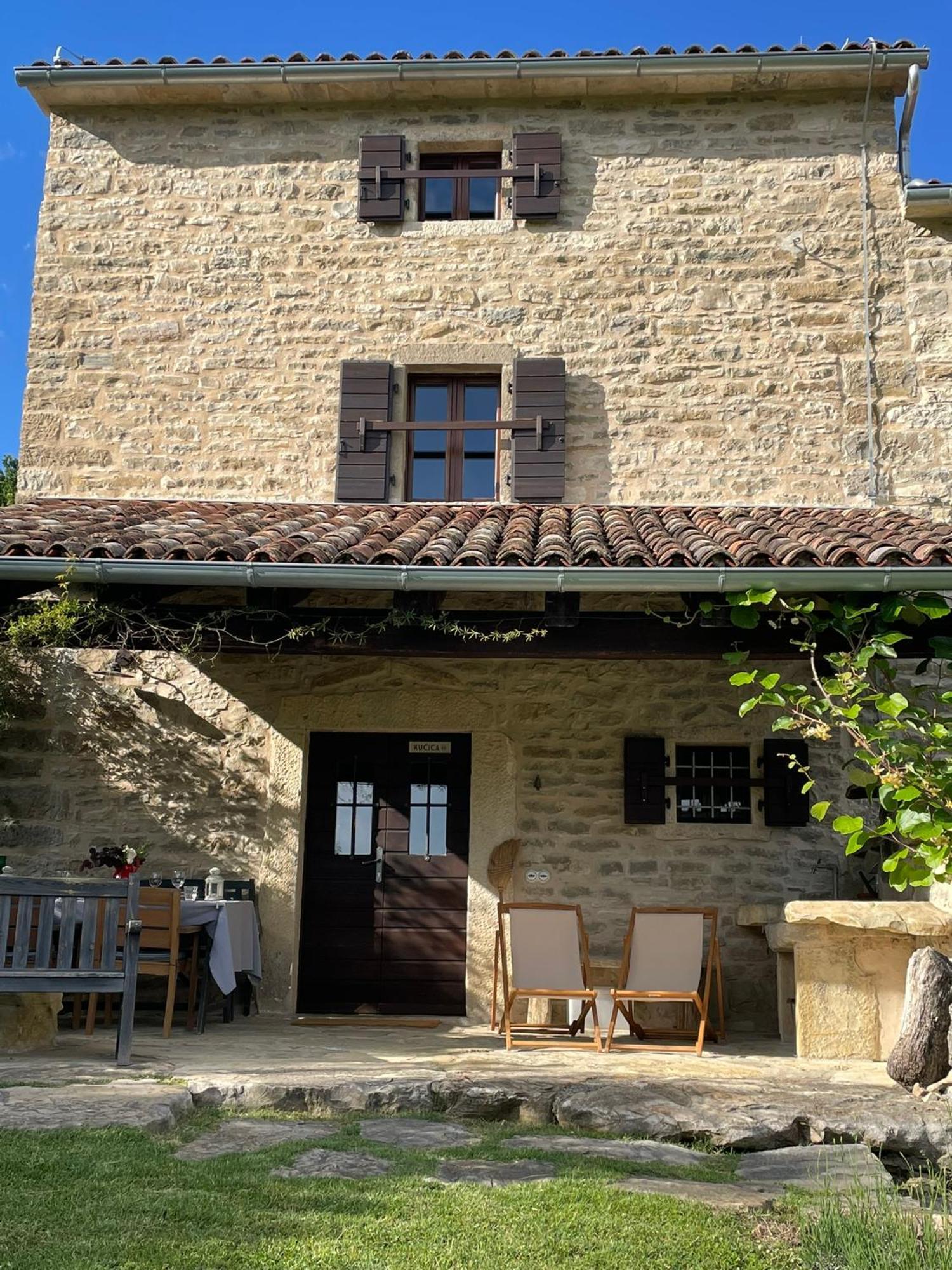 Bolara 60: The Cottage グロジュニャン エクステリア 写真